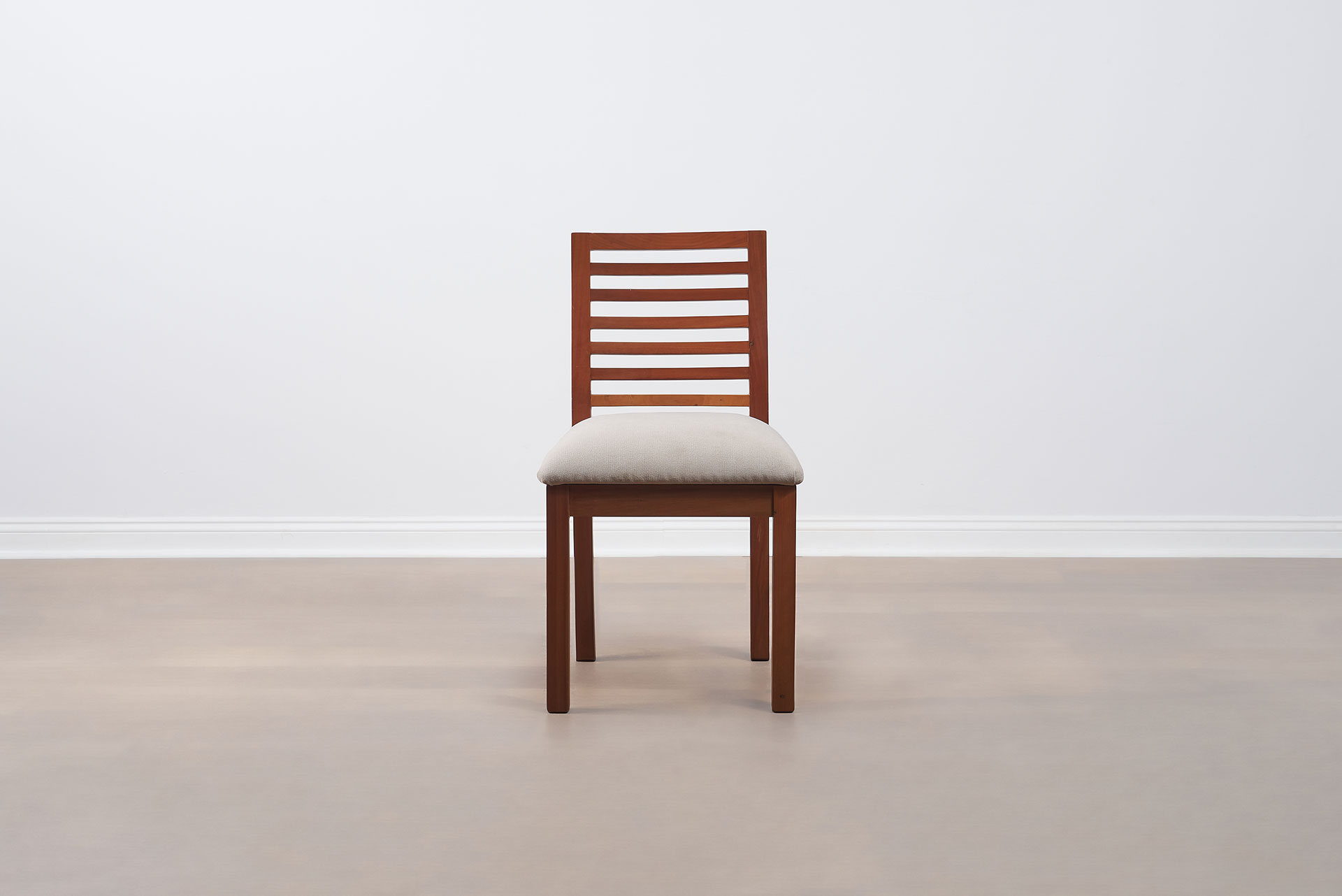 Muebles-Santander_Silla-Mieres_4580_silla_madera_textil