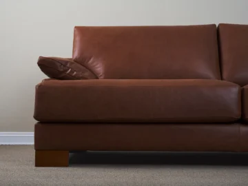 Muebles Cecilia Santander 2025_sofá manhattan cuero_14971_alta