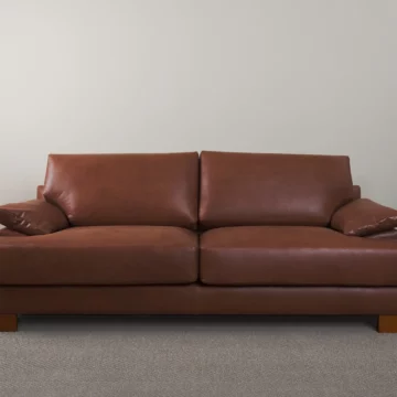 Muebles Cecilia Santander 2025_sofá manhattan cuero_7816_alta